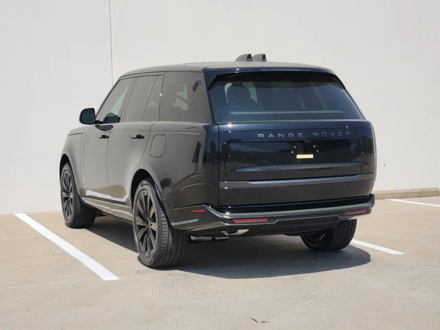 2026 Land Rover Range Rover Plug-In Hybrid - Image 3