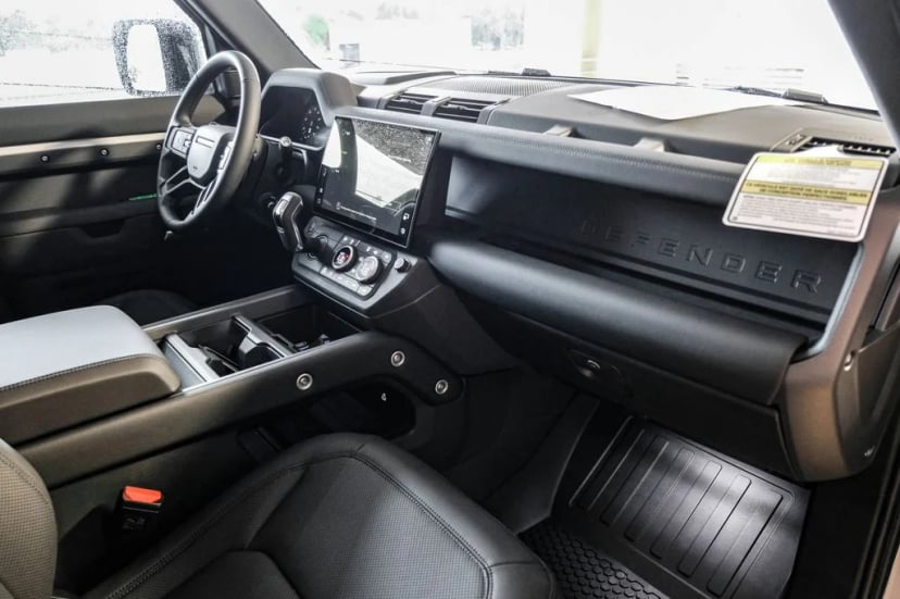 2026 Land Rover Defender 110 - Image 11