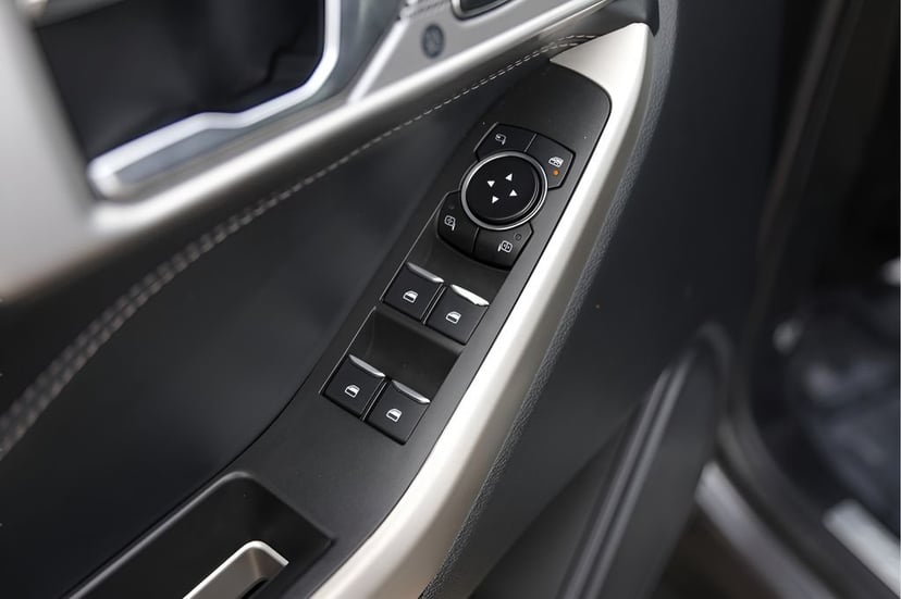 2023 Ford Explorer - Image 26