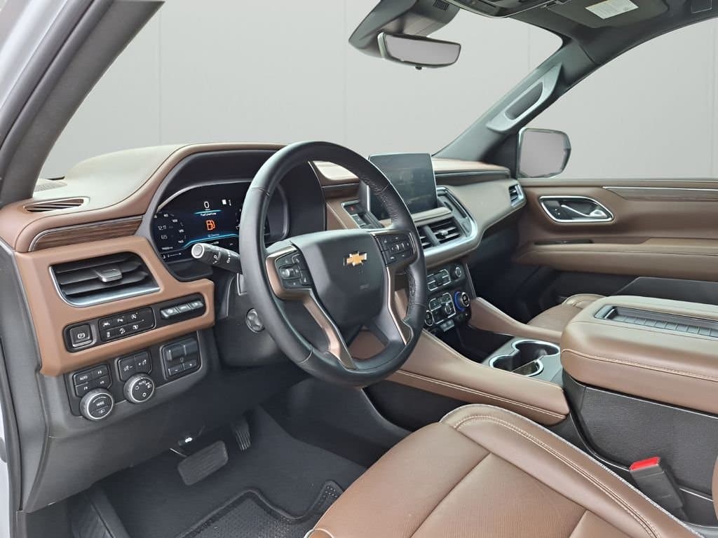 2023 Chevrolet Suburban - Image 30