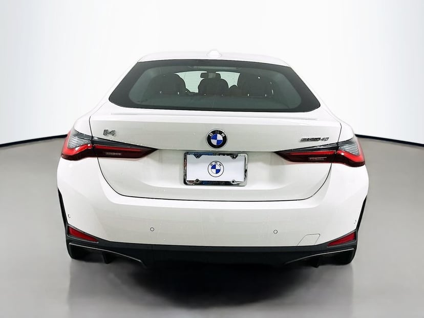 2026 BMW i4 - Image 6