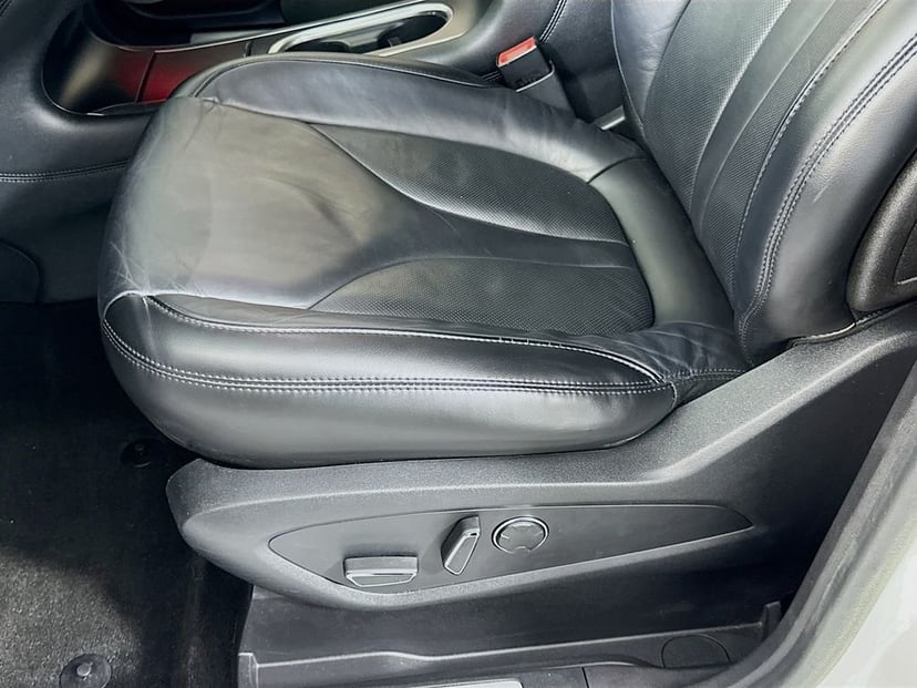 2019 Lincoln MKC - Image 20