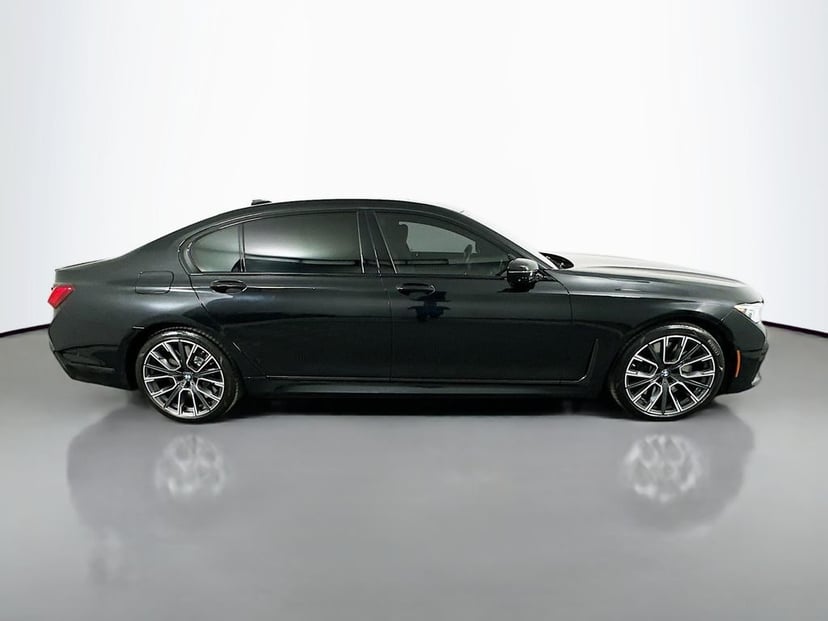 2022 BMW 7 Series - Image 4