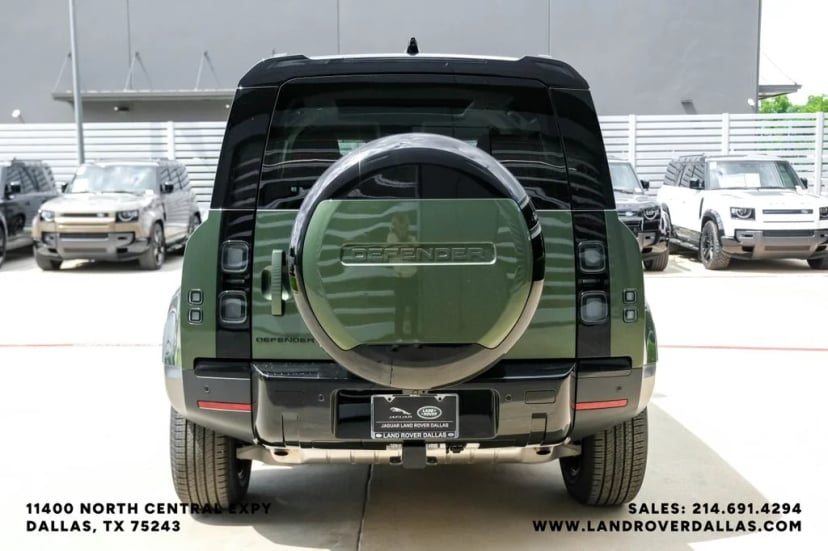 2026 Land Rover Defender 110 - Image 9