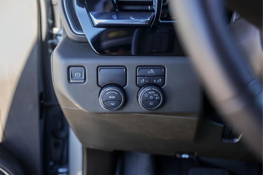 2023 Chevrolet Silverado 1500 - Image 18