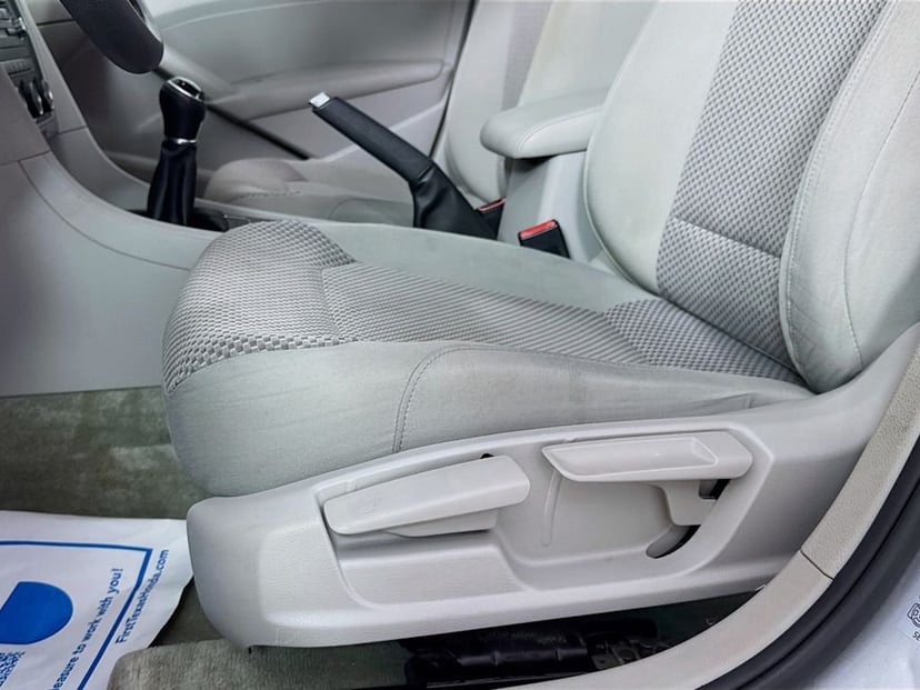 2015 Volkswagen Passat - Image 22