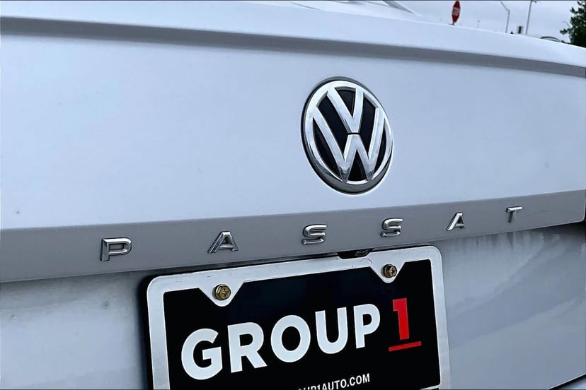 2020 Volkswagen Passat - Image 9