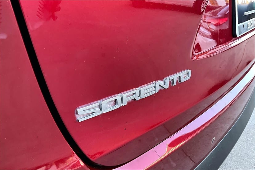 2017 Kia Sorento - Image 30