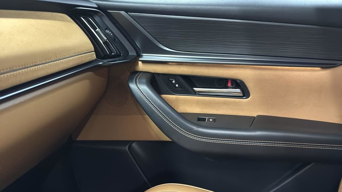 2024 Mazda CX-90 - Image 24