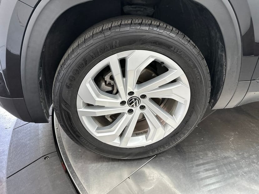 2022 Volkswagen Atlas - Image 28