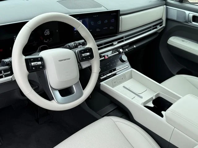 2025 Hyundai Santa Fe - Image 9