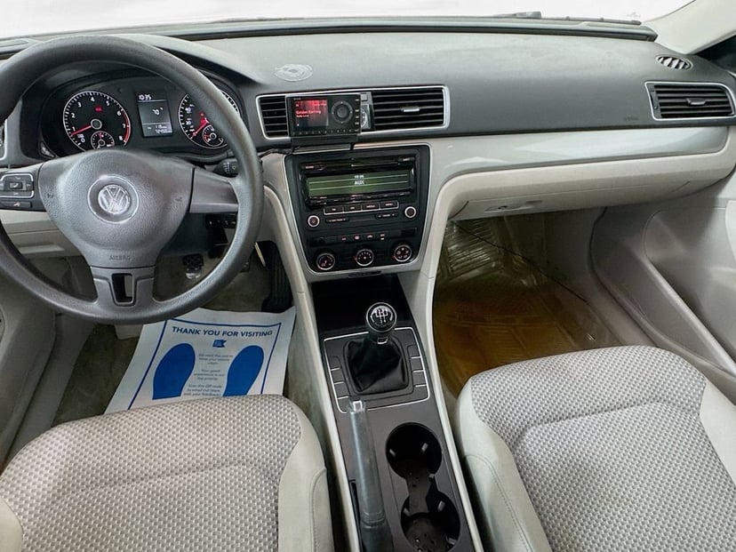 2015 Volkswagen Passat - Image 24
