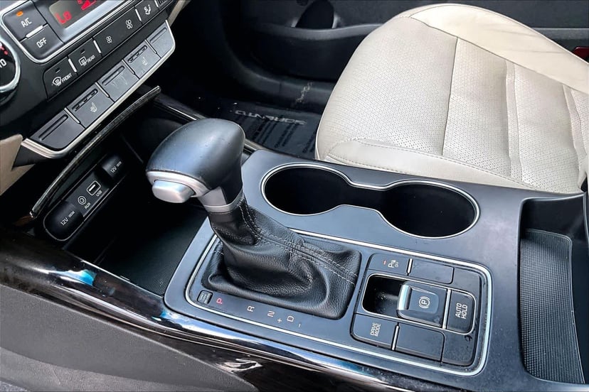 2020 Kia Sorento - Image 17
