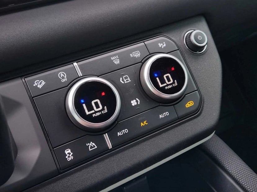 2022 Land Rover Defender - Image 18
