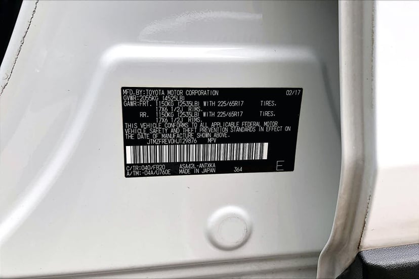 2017 Toyota RAV4 - Image 34