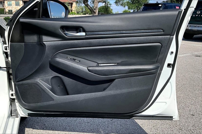 2025 Nissan Altima - Image 23