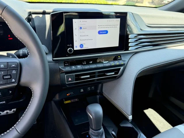 2025 Toyota Camry - Image 18