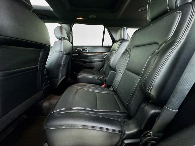 2016 Ford Explorer - Image 30