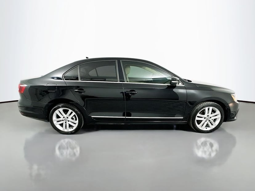 2017 Volkswagen Jetta - Image 3