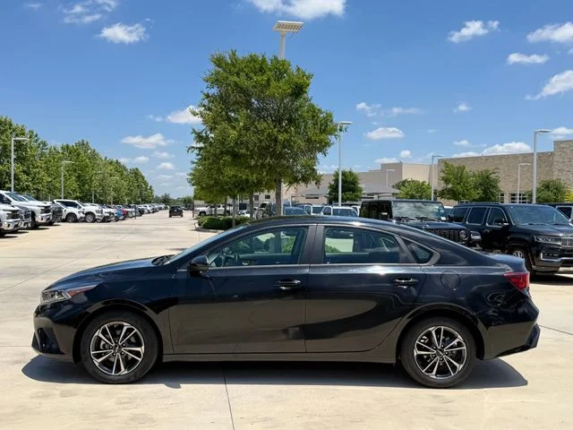 2023 Kia Forte - Image 7