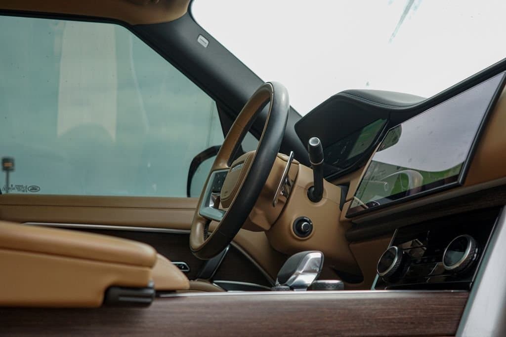 2020 Land Rover Range Rover Velar - Image 31