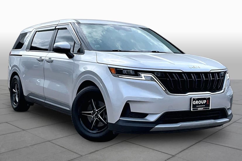 2023 Kia Carnival - Image 3