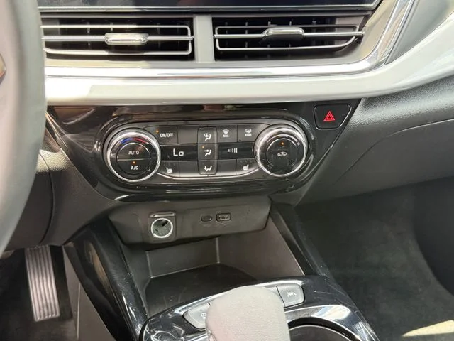 2025 Chevrolet Trax - Image 17