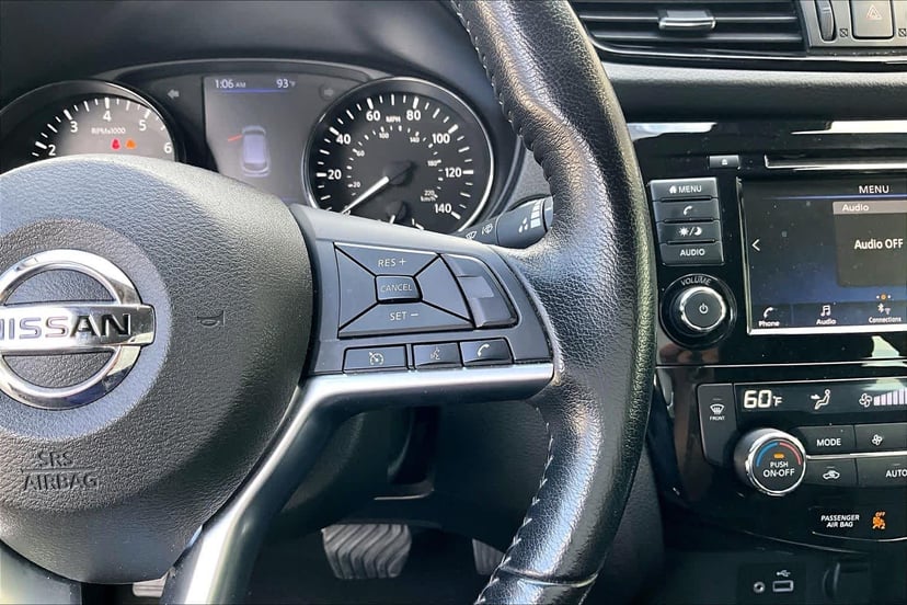 2020 Nissan Rogue Sport - Image 24