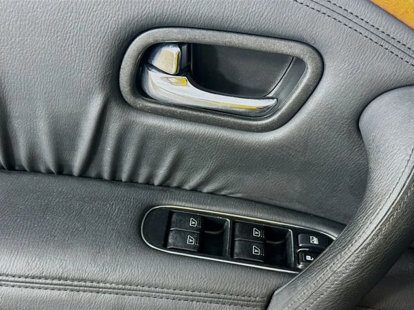 2012 INFINITI QX56 - Image 22