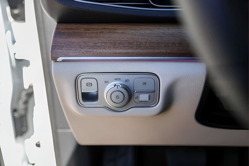 2025 Mercedes-Benz GLE - Image 14