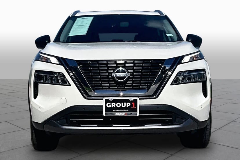 2023 Nissan Rogue - Image 3