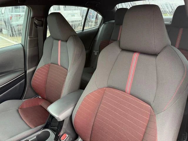 2025 Toyota Corolla - Image 40