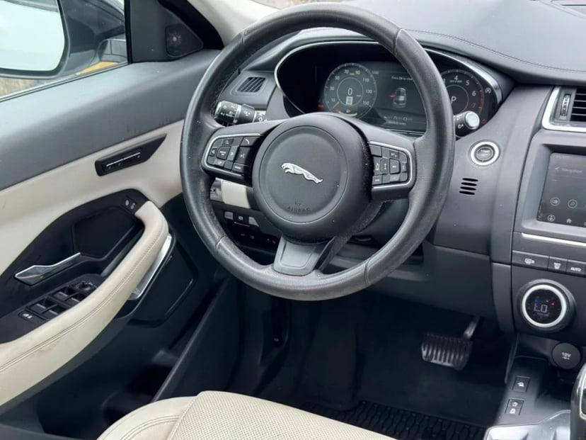 2020 Jaguar E-PACE - Image 24