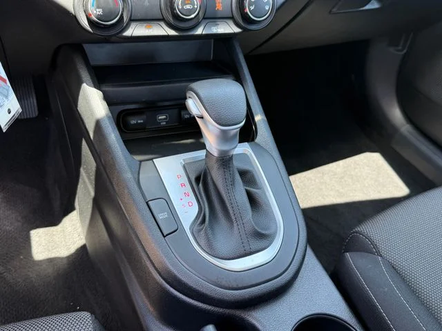 2023 Kia Forte - Image 20