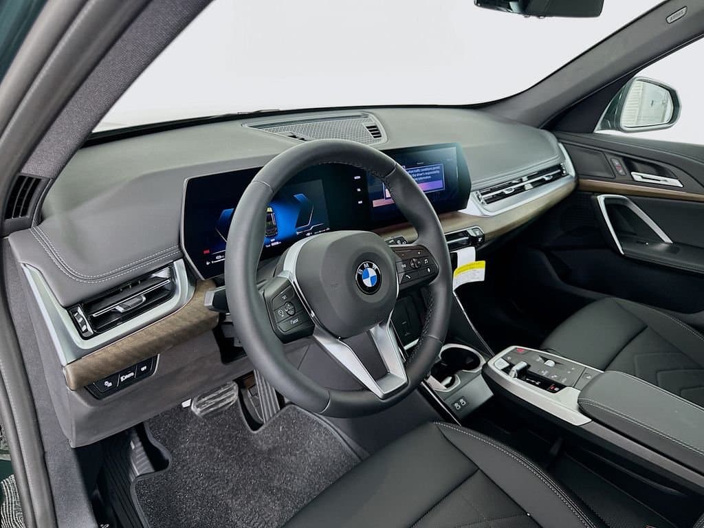 2025 BMW X1 - Image 9