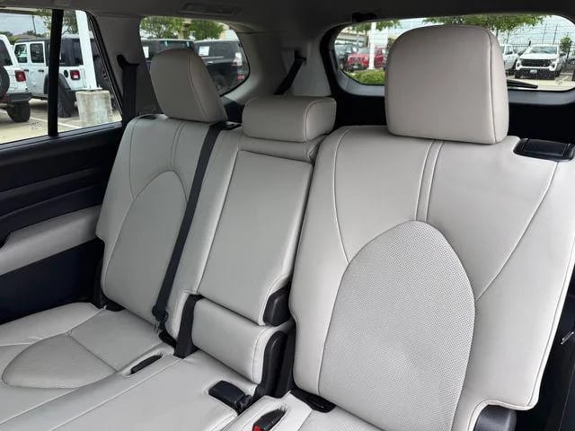 2024 Toyota Grand Highlander - Image 61