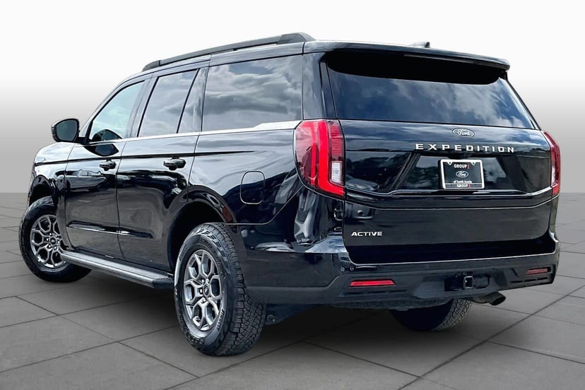 2025 Ford Expedition - Image 12