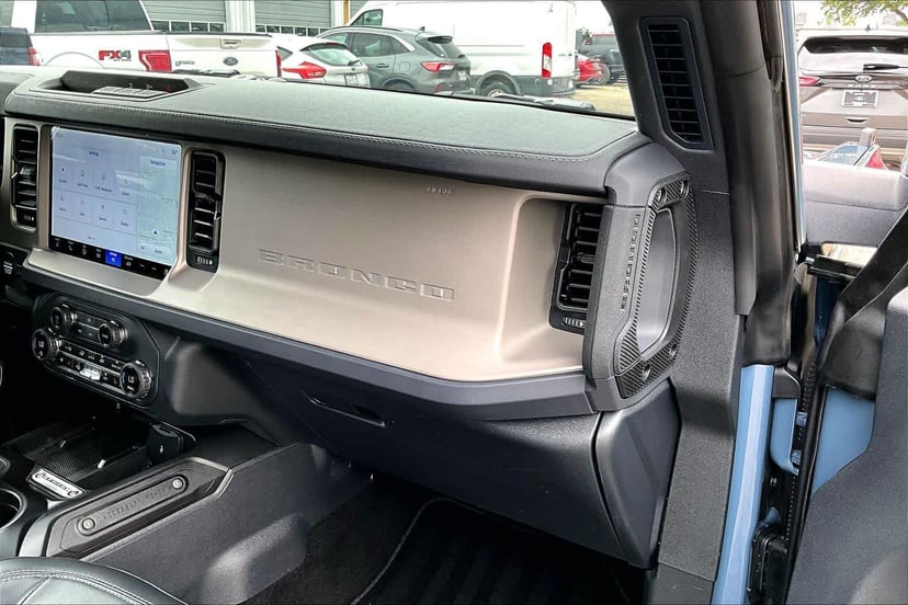 2025 Ford Bronco - Image 18