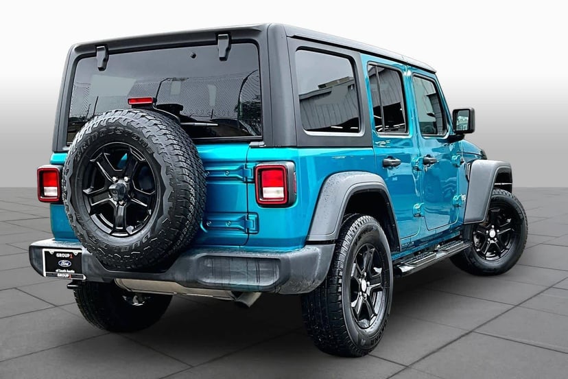 2020 Jeep Wrangler Unlimited - Image 12