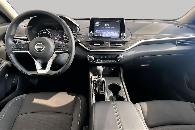 2025 Nissan Altima - Image 15