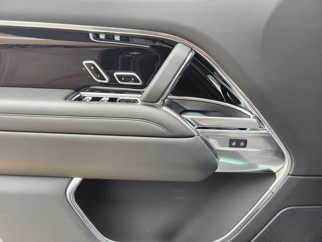 2026 Land Rover Range Rover - Image 16