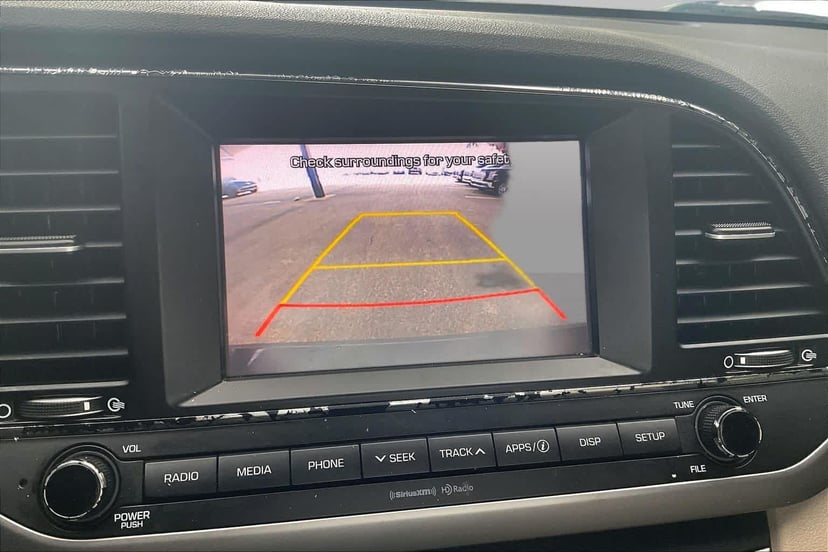 2017 Hyundai Elantra - Image 29