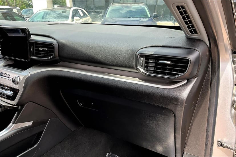 2022 Ford Explorer - Image 18
