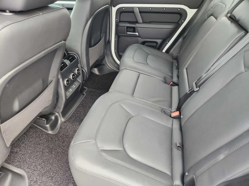 2026 LAND ROVER Defender 110 - Image 30