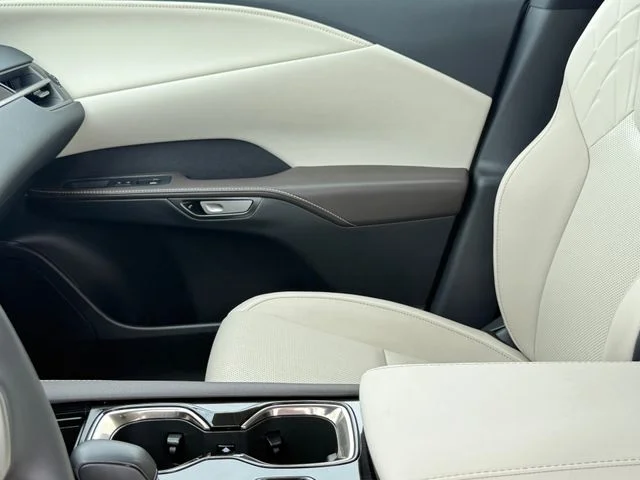 2024 Lexus RX - Image 11