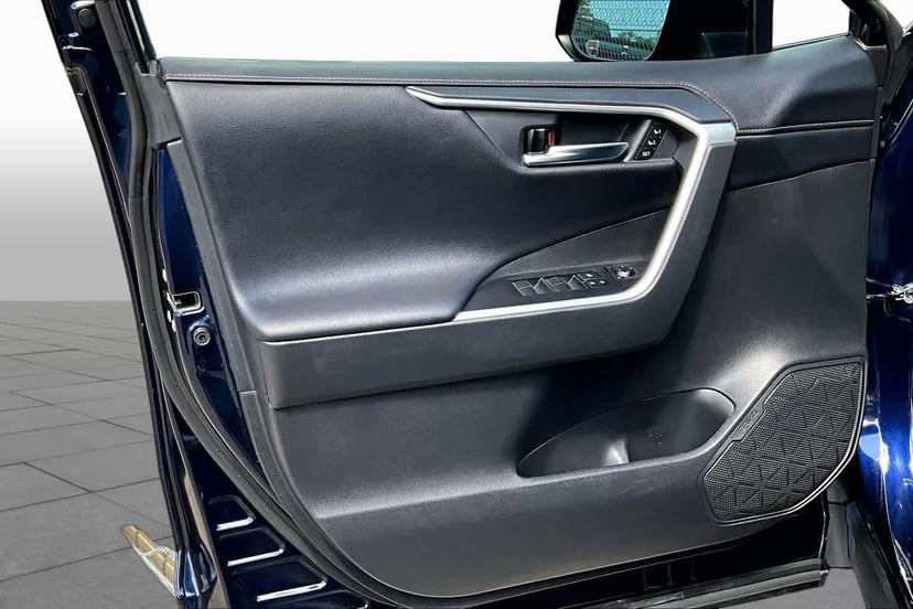 2020 Toyota RAV4 Hybrid - Image 22