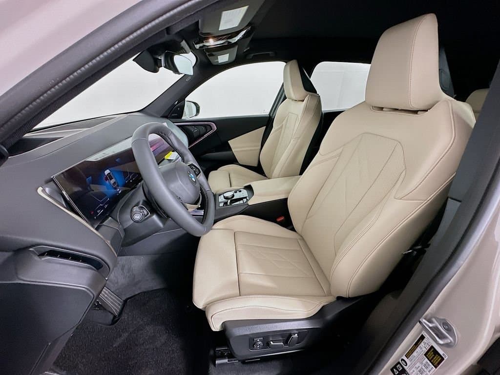 2025 BMW X3 - Image 16