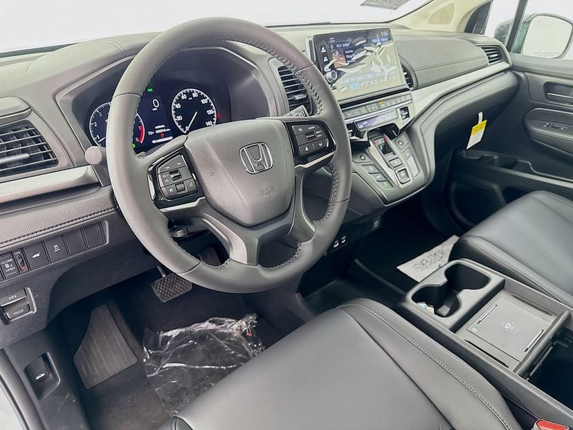 2026 Honda Odyssey - Image 14