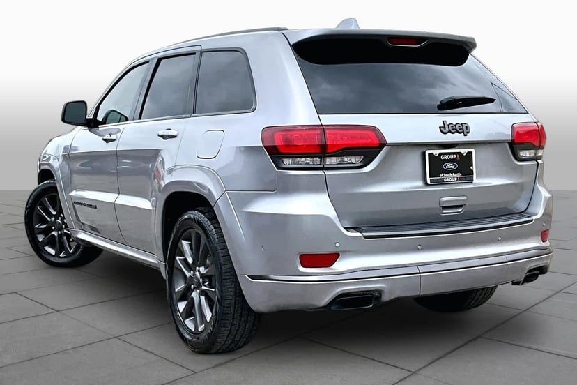 2018 Jeep Grand Cherokee - Image 12