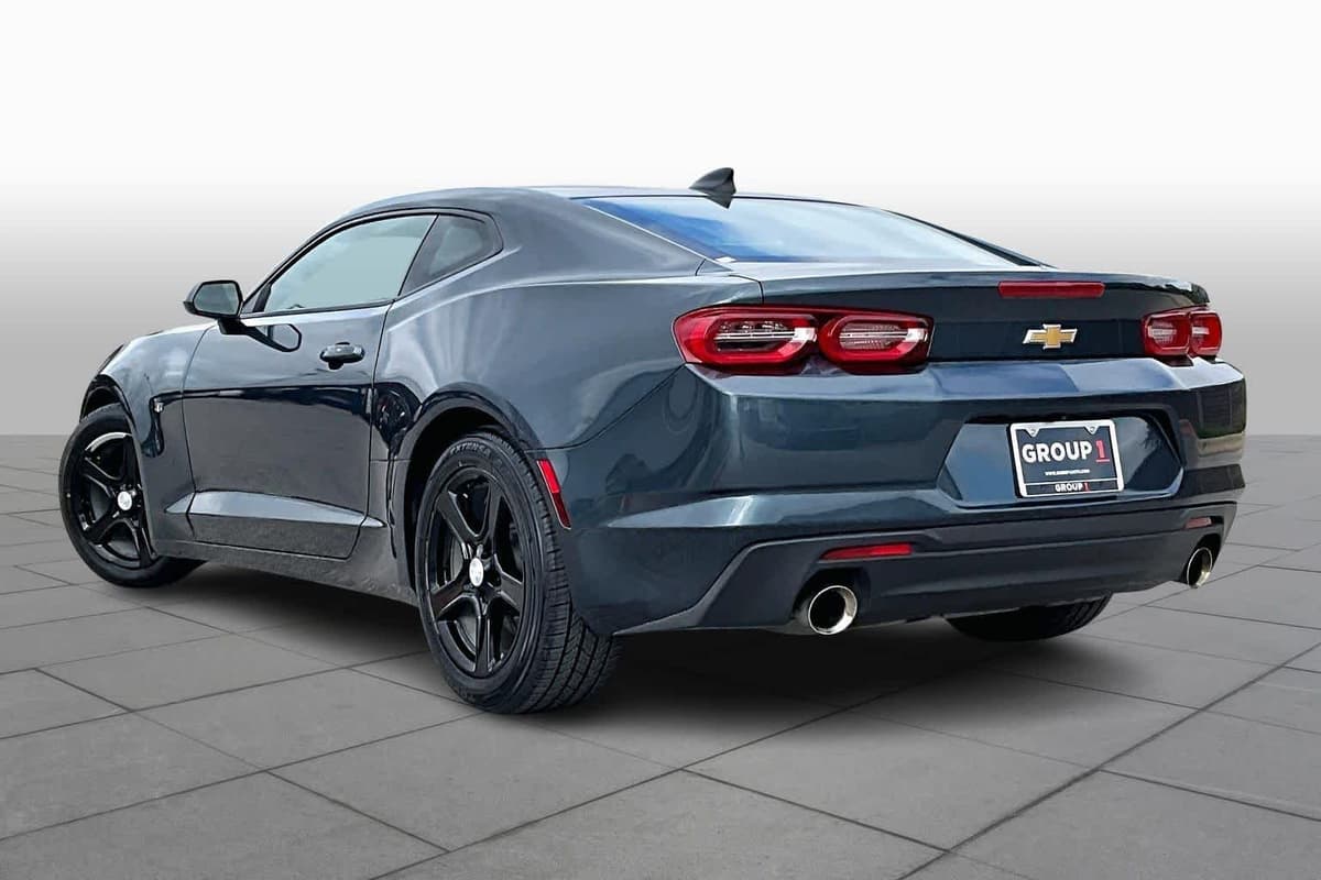 2021 Chevrolet Camaro - Image 12
